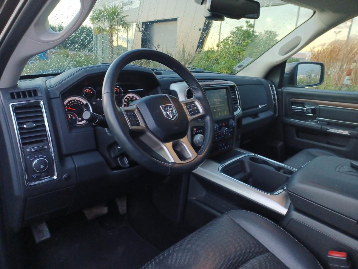 DODGE RAM 1500 CREW CAB LARAMIE