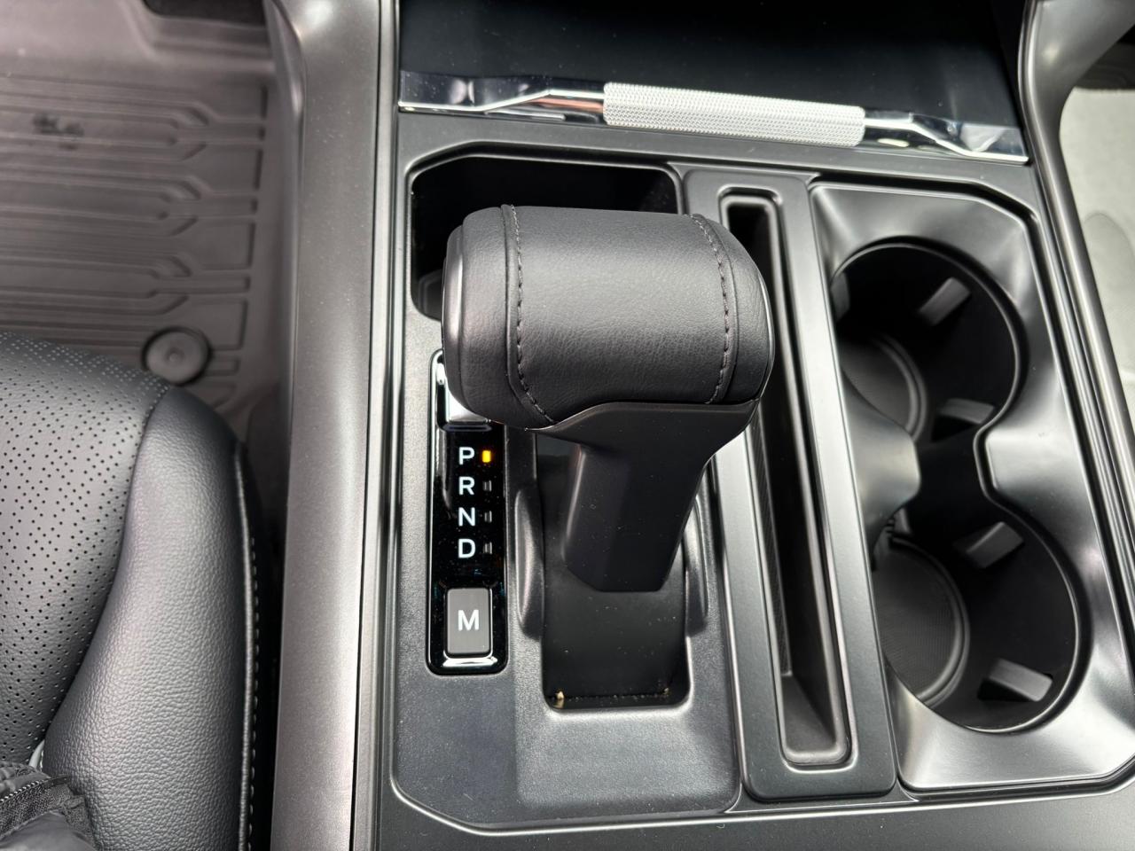 FORD F150 Supercrew LARIAT Black Package V8 5.0L